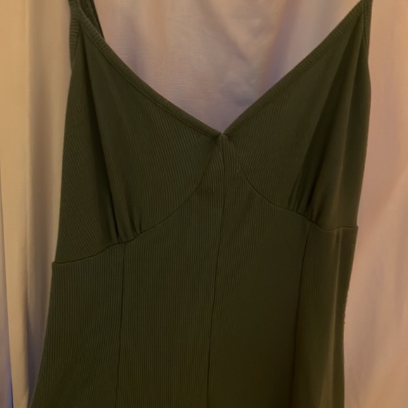 Forever 21 dress. Mini dress. Dark green. So cute. Worn before. Great summer fit - Picture 2 of 4